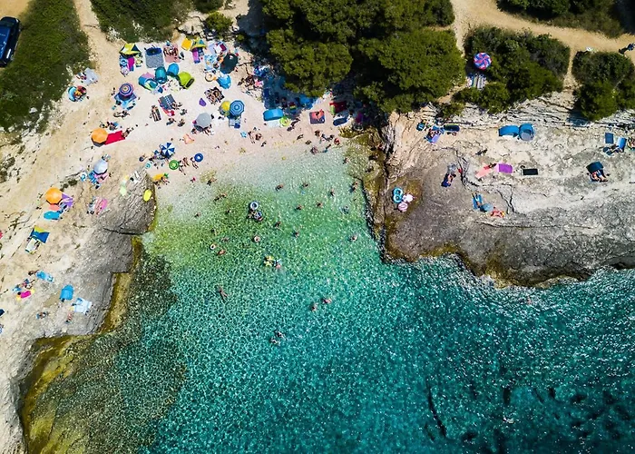 Modern Nerina With Private Pool Near Villa Pola