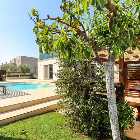 Modern Nerina With Private Pool Near Vila *