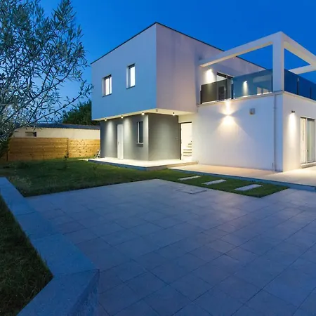 Willa Modern Nerina With Private Pool Near *