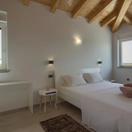 Vila Modern Nerina With Private Pool Near