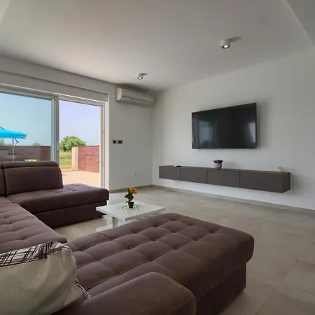 Modern Nerina With Private Pool Near וילה *