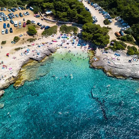 Modern Nerina With Private Pool Near Villa