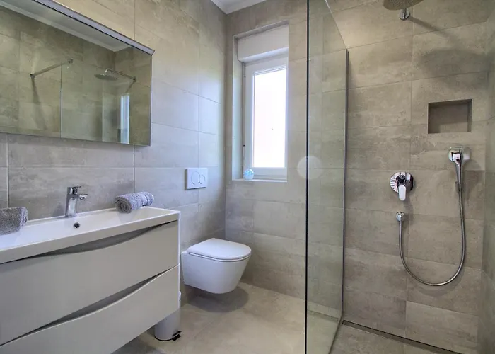 Modern Nerina With Private Pool Near 빌라 *