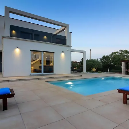 Modern Nerina With Private Pool Near Вилла