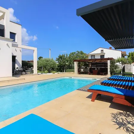 Modern Nerina With Private Pool Near Вилла