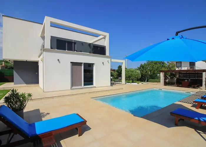 Βίλα Modern Nerina With Private Pool Near