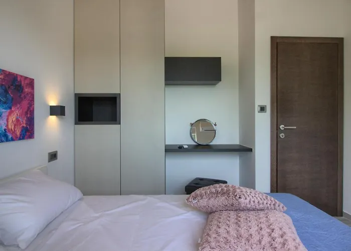 Βίλα Modern Nerina With Private Pool Near